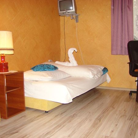 Hotel Pod Debem Chocianow Экстерьер фото